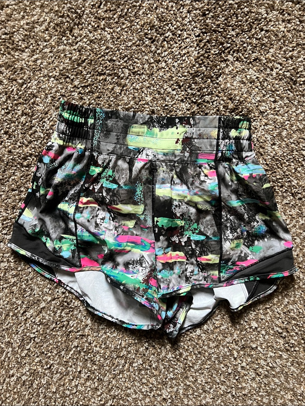 Hotty hot high rise 2 inch shorts